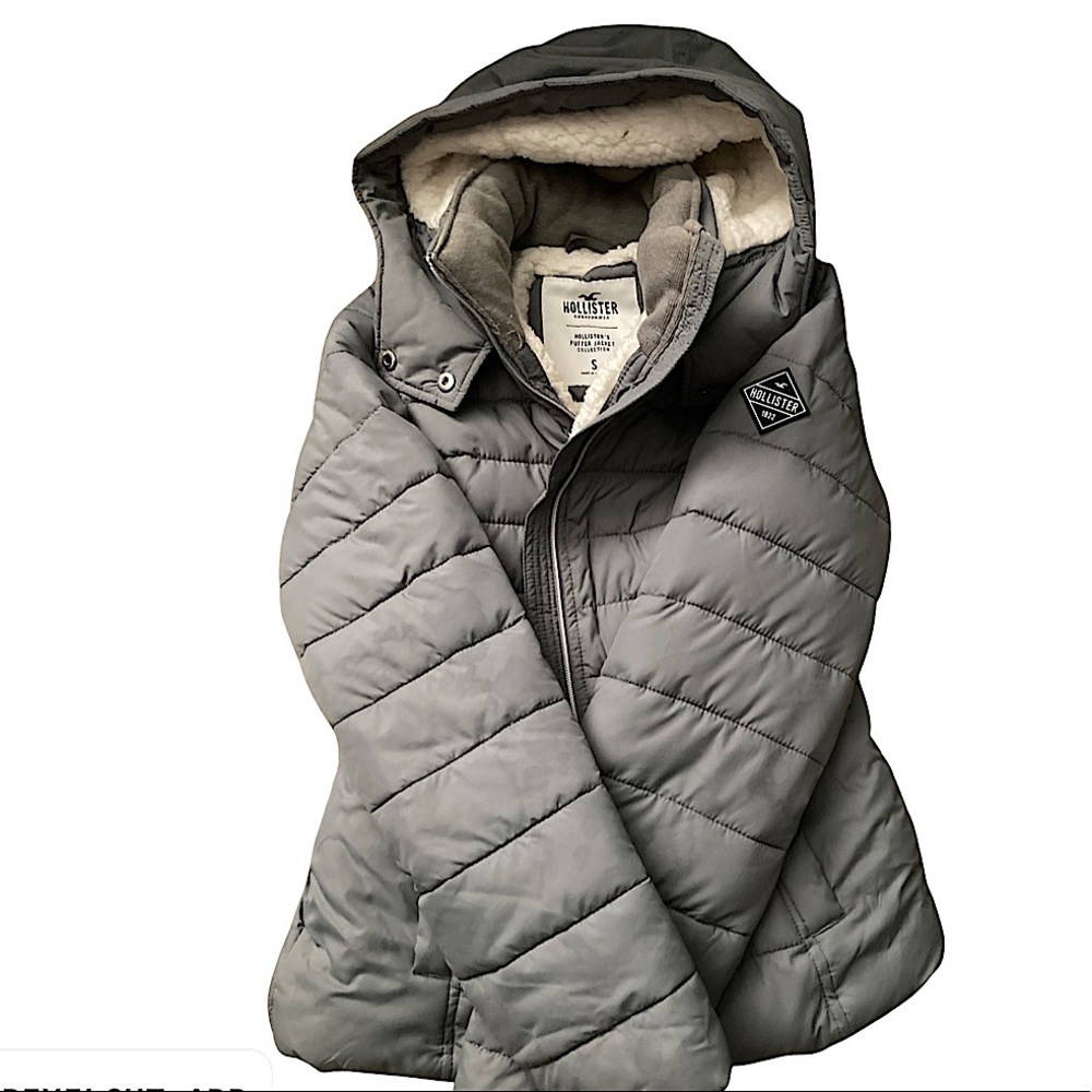 Hollister gray women’s puffer jacket